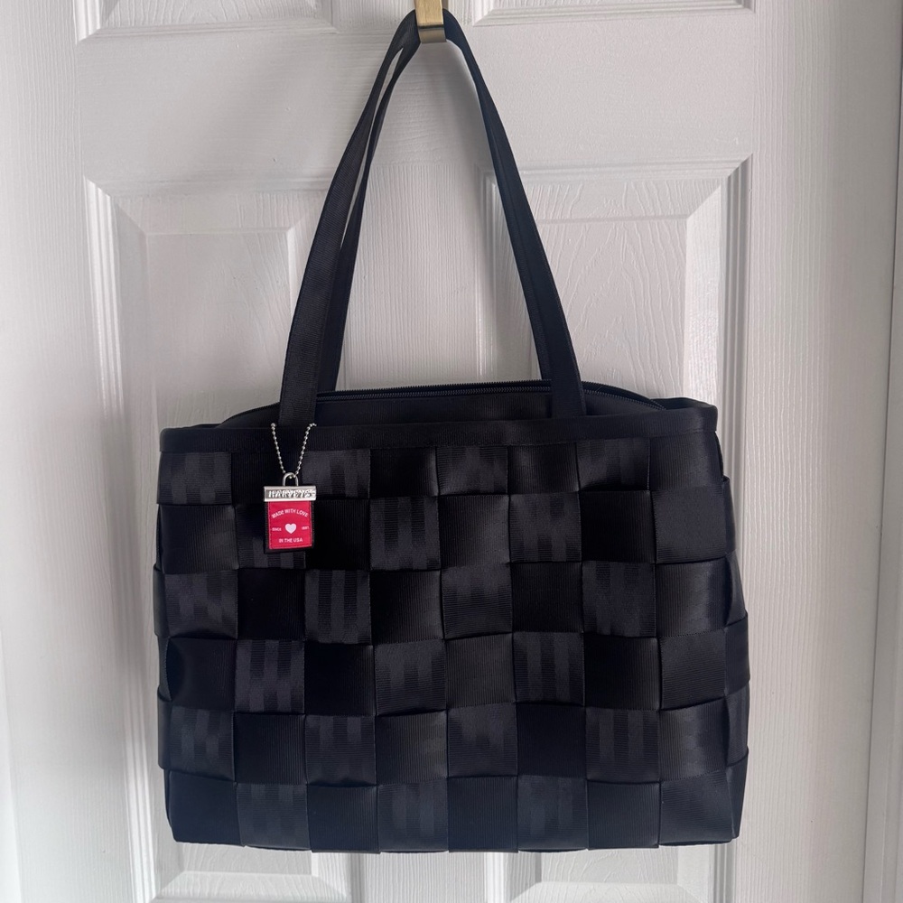 Harvey's California Large Black Seatbelt Tote Bag